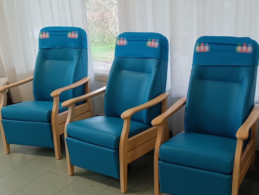 Amici DHO dona  4 poltrone ad “AGORA'” – casa protetta di Guastalla